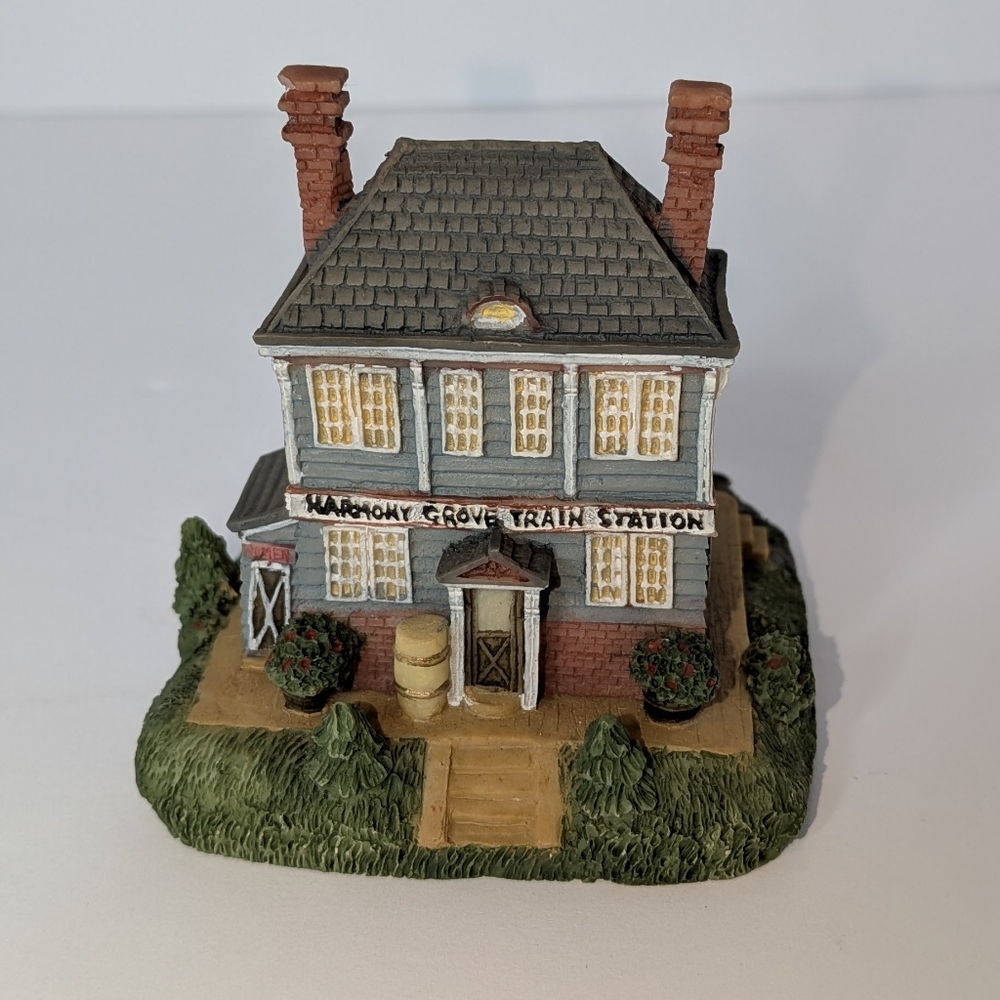 Harmony Grove Collection PS10 1993 Harmony Grove Train Station Peebles Inc.